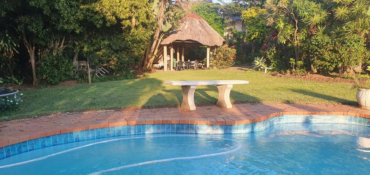 23 Ambleside Holiday Retreat By The Sea Port Shepstone Exteriör bild