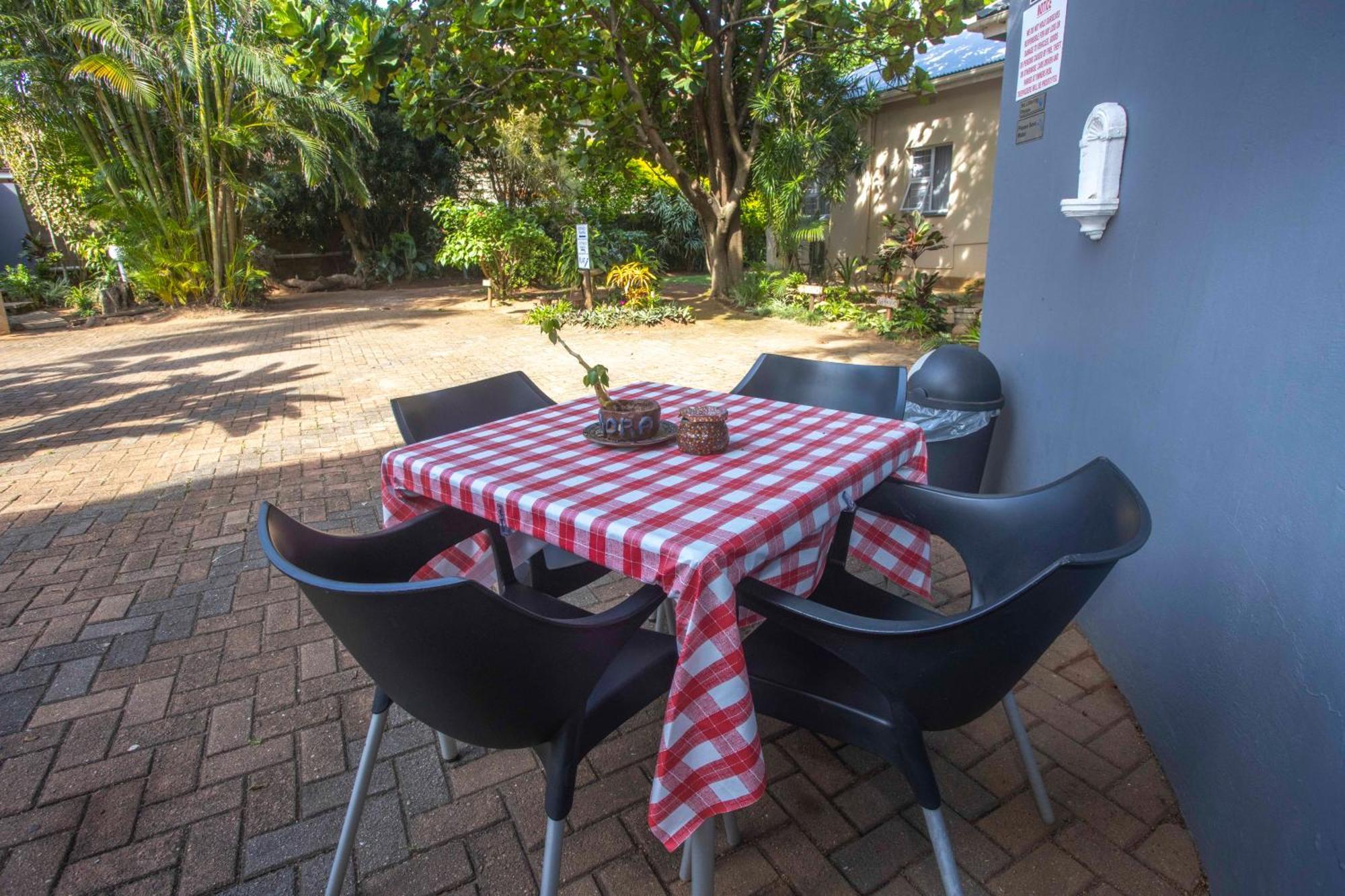 23 Ambleside Holiday Retreat By The Sea Port Shepstone Exteriör bild